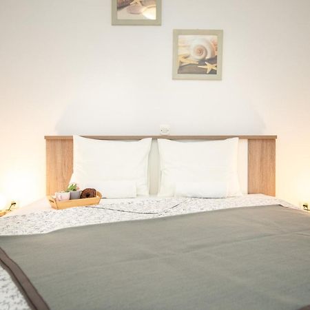 Apartments Doris, Krk Krk Town Kültér fotó