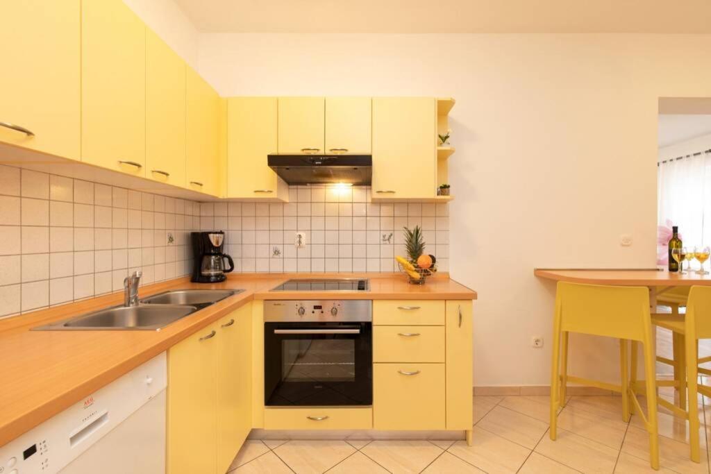 Apartments Doris, Krk Krk Town Kültér fotó