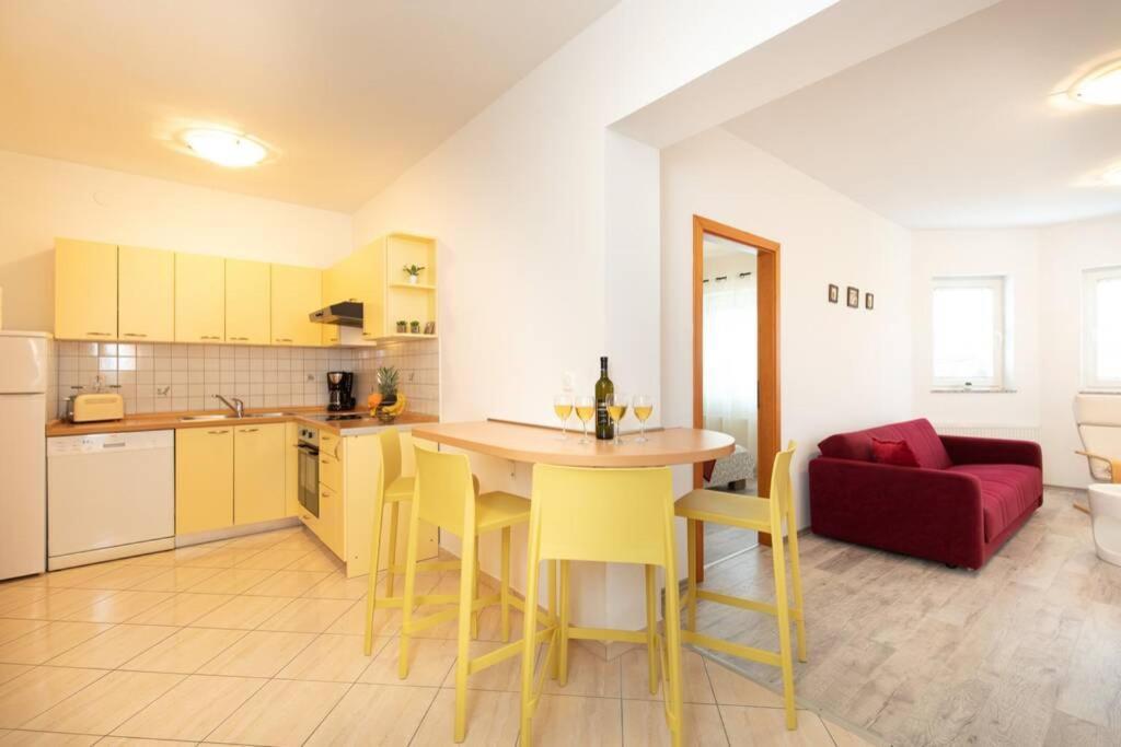 Apartments Doris, Krk Krk Town Kültér fotó