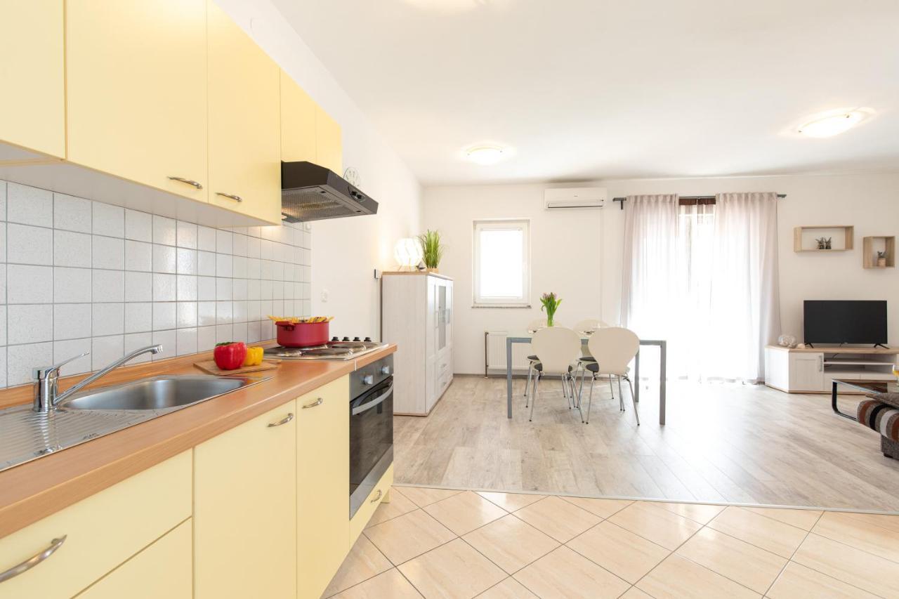 Apartments Doris, Krk Krk Town Kültér fotó