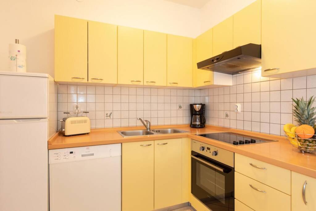 Apartments Doris, Krk Krk Town Kültér fotó